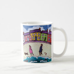 Caneca De Café Encontrando o amor na praia por Helen Elliott
