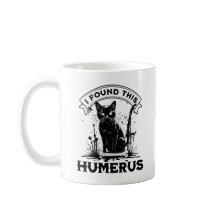 Encontrei Este Humeroso Gato Negro Com Osso Humano