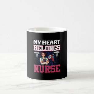 Caneca De Café Enfermeira Dar-Me O Coração Pertence À Enfermeira