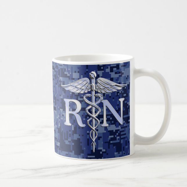 Caneca De Café Enfermeiro Registrado RN Caduceus em Blue Camo (Direita)
