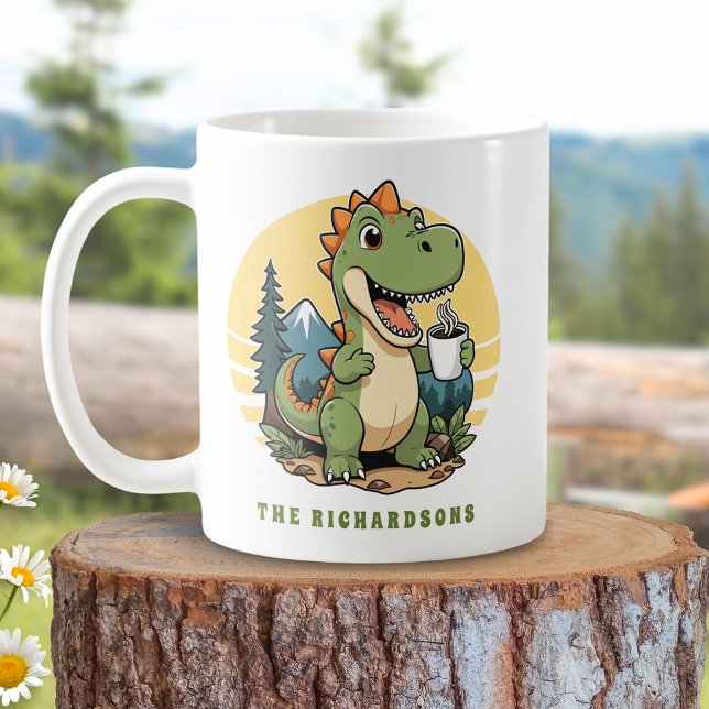 Caneca De Café Engraçado Dinossauro ao ar livre Nome da família p (Criador carregado)