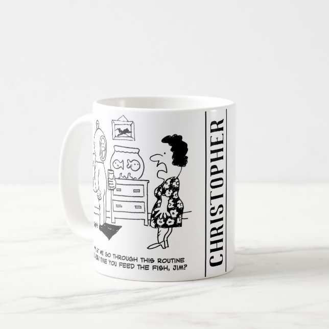Caneca De Café Engraçado Diver Cartoon com Homem Alimentando Peix (Frente Esquerda)