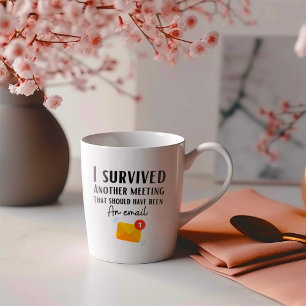 Caneca De Café Engraçado, eu sobrevivi a mais uma reunião