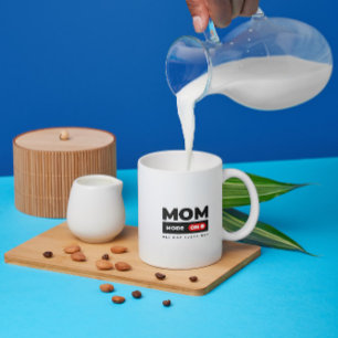 Caneca De Café Engraçado modo de mãe doentio ligado - design ousa