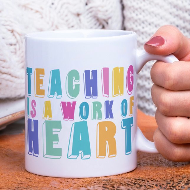 Caneca De Café Ensino é uma obra de coração (Teaching is a Work of Heart Coffee Mug from Ricaso Gift ideas for teacher. Teaching isn't just a job)