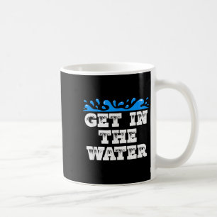 Caneca De Café Entre No Nadador Do Treinador Da Equipe De Natação