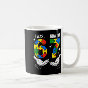 Caneca De Café Era um aniversário de 6 7 anos de idade autismo 67