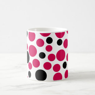 Caneca De Café ervilhas pretas vermelhas retrô em fundo branco