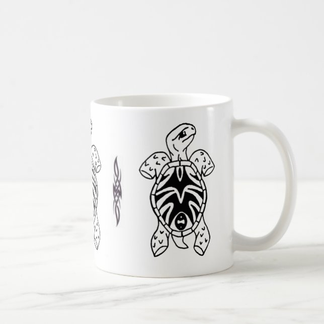 Caneca De Café esboço tribal da tartaruga (Direita)