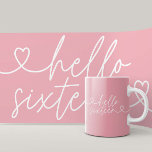 Caneca De Café Escrito simples de na moda elegante do 16.º aniver<br><div class="desc">Simples na moda de 16 anos de idade,  simples script elegante e convite de 16 anos geométrico. Padrão geométrico moderno do dorso. Parte de uma coleção. A cor pode ser alterada.</div>