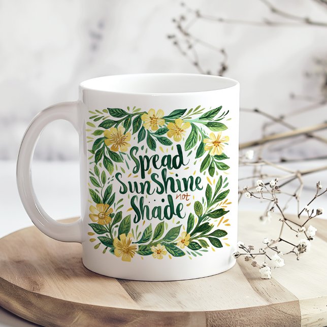Caneca De Café "Espalhar SolShine" Amarelo e Verde Floral ("Spread SunShine" Yellow and Green Floral Coffee Mug on a boho kitchen table with white dry flowers)