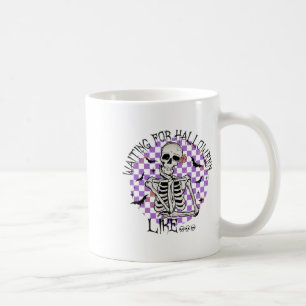 Caneca De Café Esperando O Dia Das Bruxas Como Um Esqueleto Engra