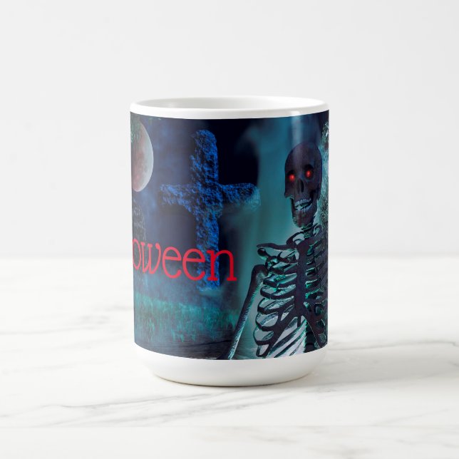 Caneca De Café Esqueleto de Halloween em Graveyard (Centro)