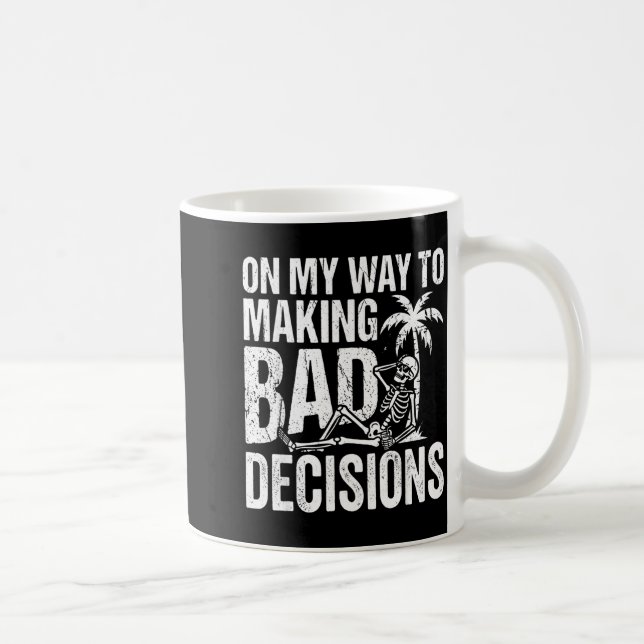 Caneca De Café Esqueleto engraçado a caminho de tomar más decisõe (Direita)