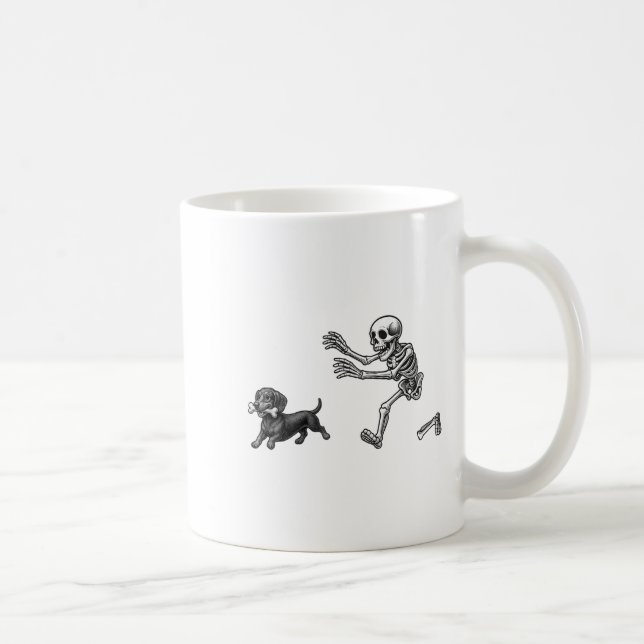 Caneca De Café Esqueleto Engraçado Perseguindo Cão-de-Açúcar (Direita)