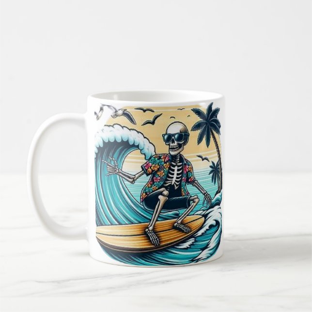 Caneca De Café Esqueleto surfeando en una playa (Esquerda)