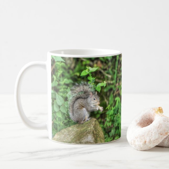 Caneca De Café Esquilo comendo um amendoim (Com Donut)