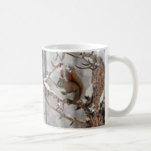 Caneca De Café Esquilo do inverno, neve & design vermelho do Xmas