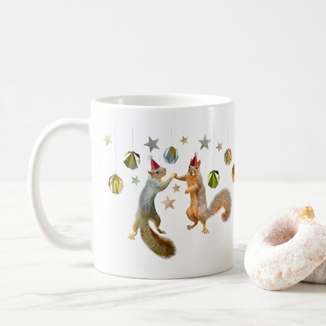 Caneca De Café Esquilos com estrelas e Douradas bolas Feriado Mug (Com Donut)