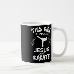 Caneca De Café Esta Garota Funciona Com Jesus E Karate Christian
