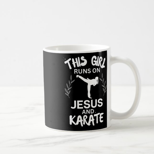 Caneca De Café Esta Garota Funciona Com Jesus E Karate Christian  (Direita)
