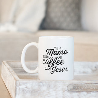 Caneca De Café Esta mamã corre no café e em Jesus