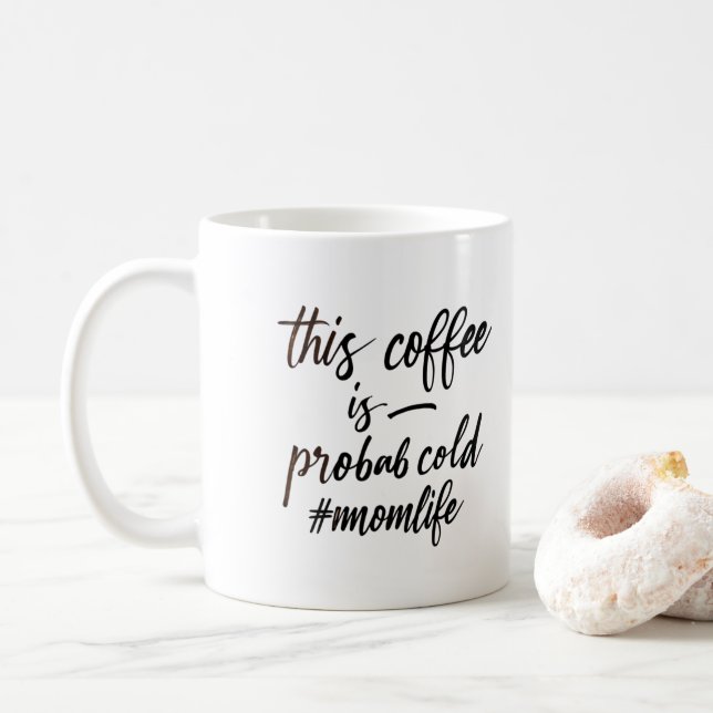 Caneca De Café este café provavelmente está frio. (Com Donut)