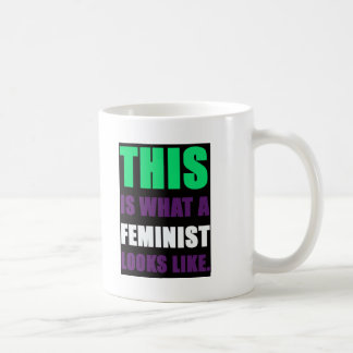Caneca De Café Este é o que uma feminista olha como