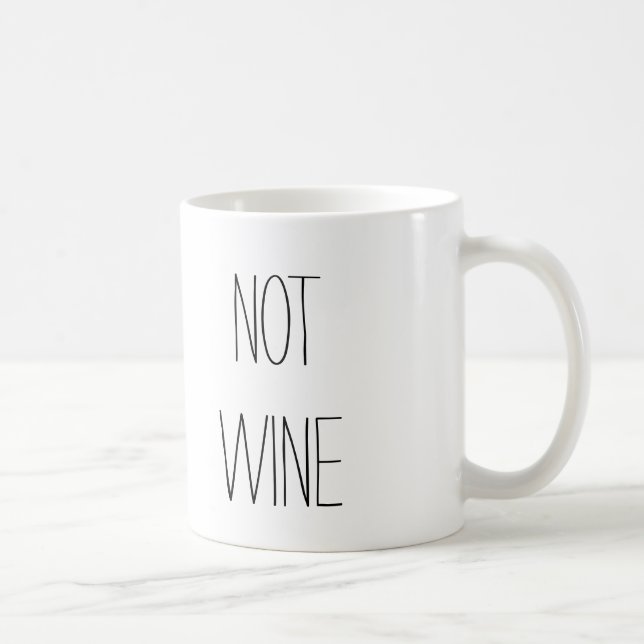 CANECA DE CAFÉ ESTE NÃO É VINHO (Direita)