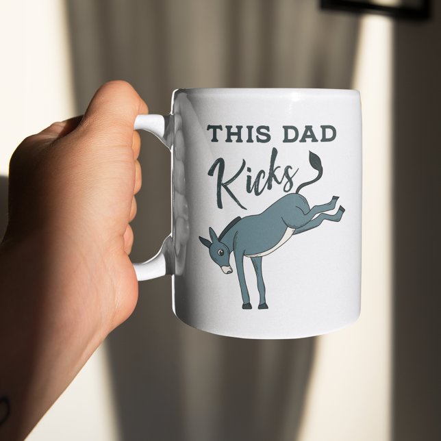 Caneca De Café Este Pai Kicking Donkey Funny Dia de os pais (Criador carregado)