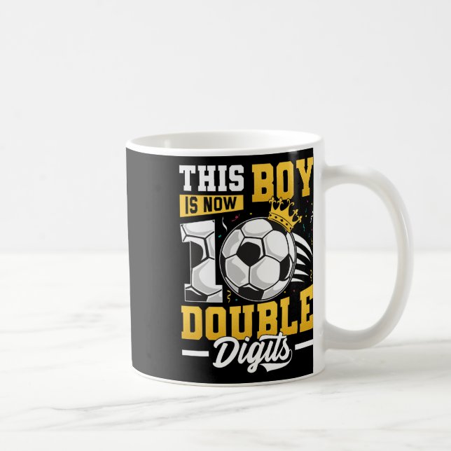 Caneca De Café Este Rapaz Dígitos Duplos De Futebol De 10 Anos (Direita)