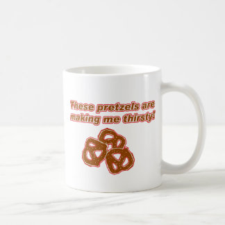 Caneca De Café Estes pretzeis estão fazendo-me sedento