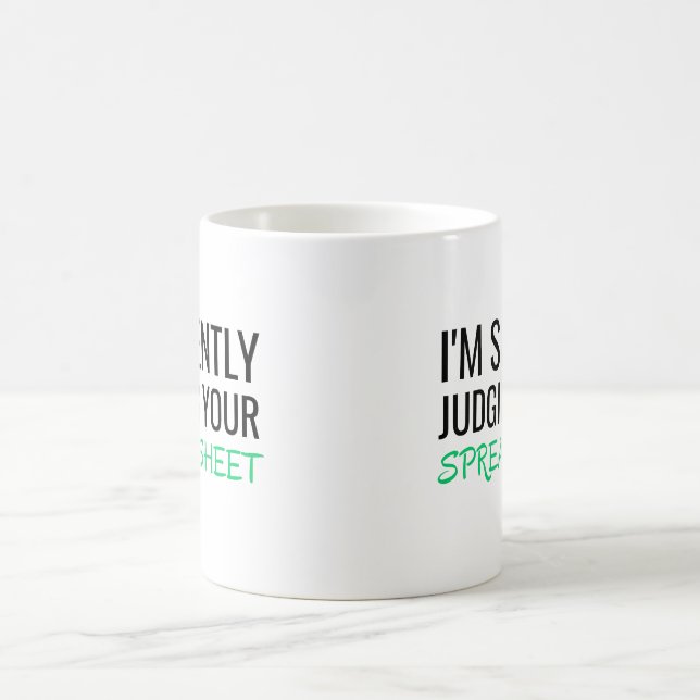 Caneca De Café Estou Silenciosamente Julgando Sua Planilha (Centro)