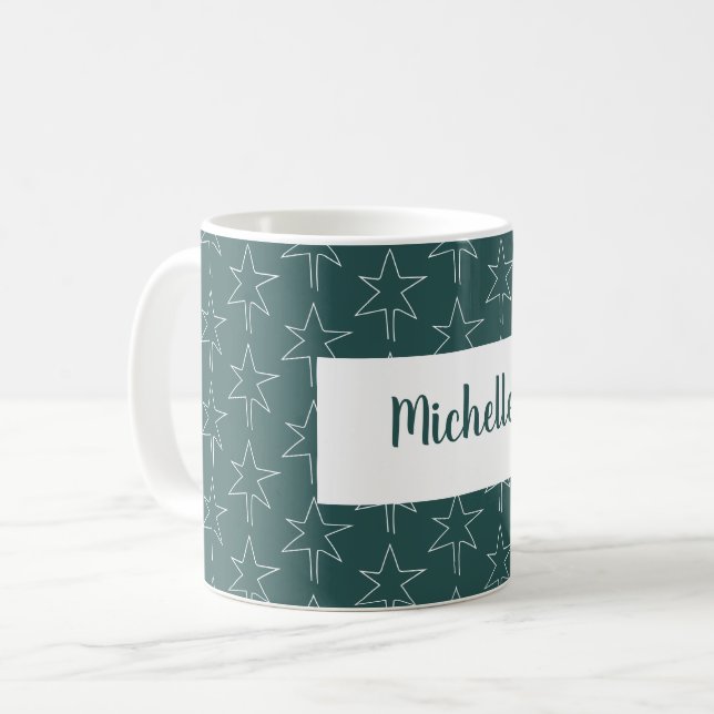 Caneca De Café Estrelas de Natal em Verde Pinheiro Monogramadas (Frente Esquerda)