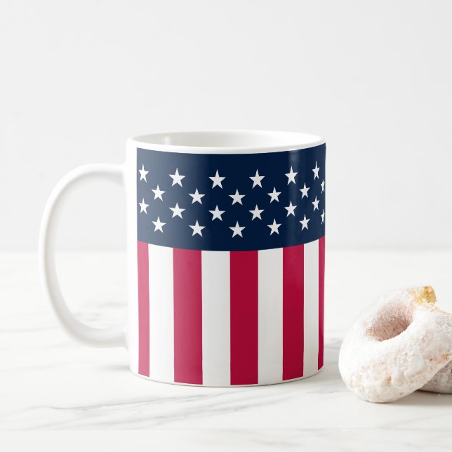 Caneca De Café Estrelas Patrióticas em Stripes Vermelho Azul Bran (Com Donut)