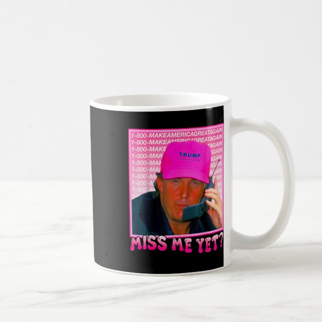 Caneca De Café Eu Ainda Donald Trump 2024 Segurando Telefone Rosa (Direita)