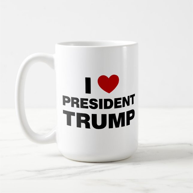 Caneca De Café Eu Amo o Presidente Trump Heart (Esquerda)