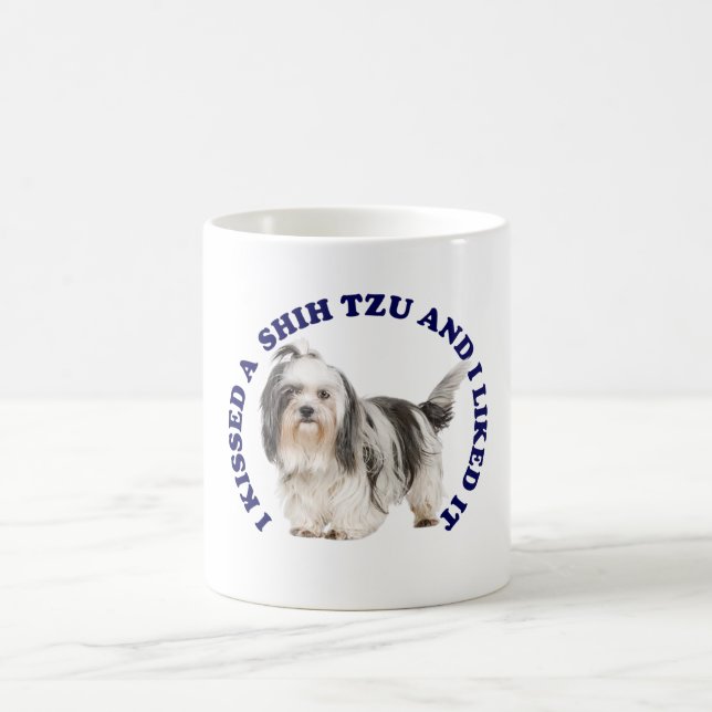 Caneca De Café Eu beijei um Shih Tzu (Centro)