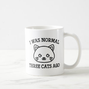 Caneca De Café Eu Era Normal Há Três Gatos