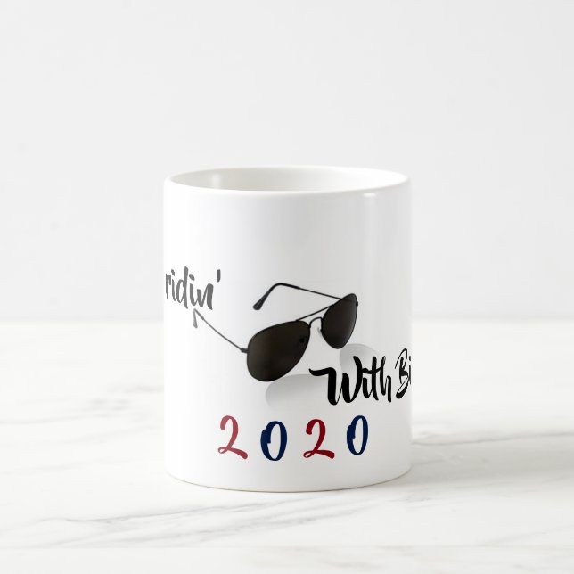 Caneca De Café Eu estou Ridin' com Biden em 2020 (Centro)