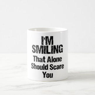 Caneca De Café Eu estou sorrindo - engraçado