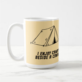 Caneca De Café Eu gosto de acampar ao lado de uma fogueira
