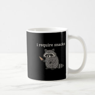 Caneca De Café Eu Preciso De Snacks De Camiseiros Raccoon Mulhere