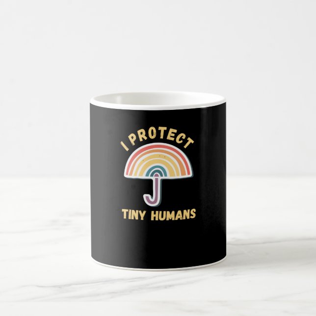 Caneca De Café Eu protejo os pequenos humanos para o trabalhador  (Centro)
