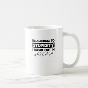 Caneca De Café Eu sou alérgico à estupidez que eu respiro em Sarc