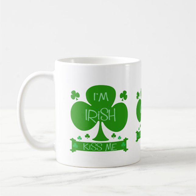 Caneca De Café Eu sou irlandês, beijo-me, trevos agrido (Esquerda)