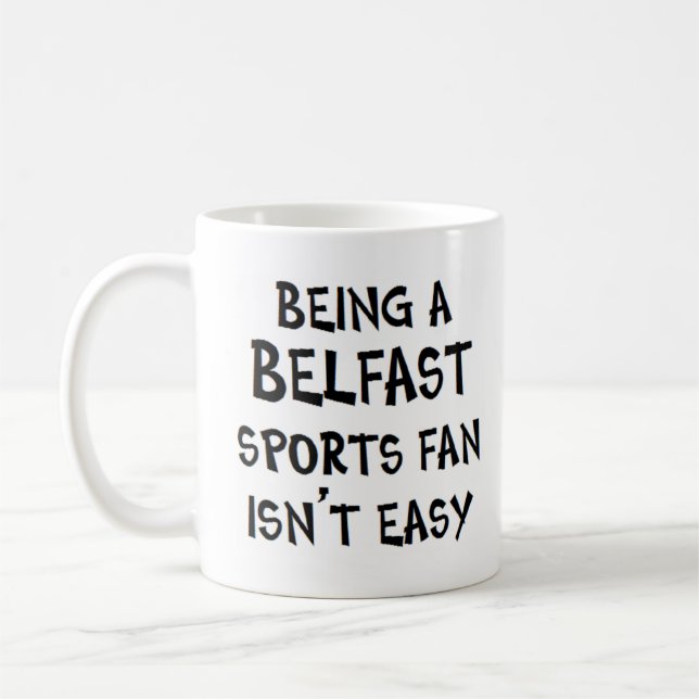 Caneca De Café fã de esportes de belfast, sendo (Esquerda)