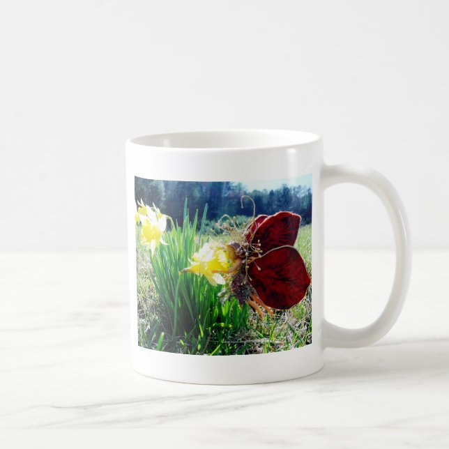 Caneca De Café Fada nos Daffodils (Direita)
