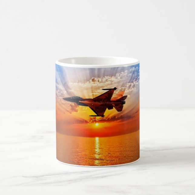 Caneca De Café Falcão F-16 de combate (Centro)