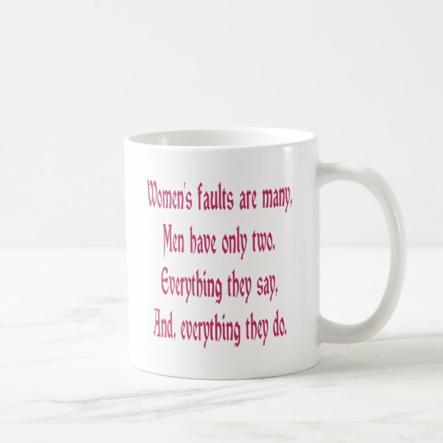 Caneca De Café Faltas das Mulheres vs Faltas dos Homens (Direita)